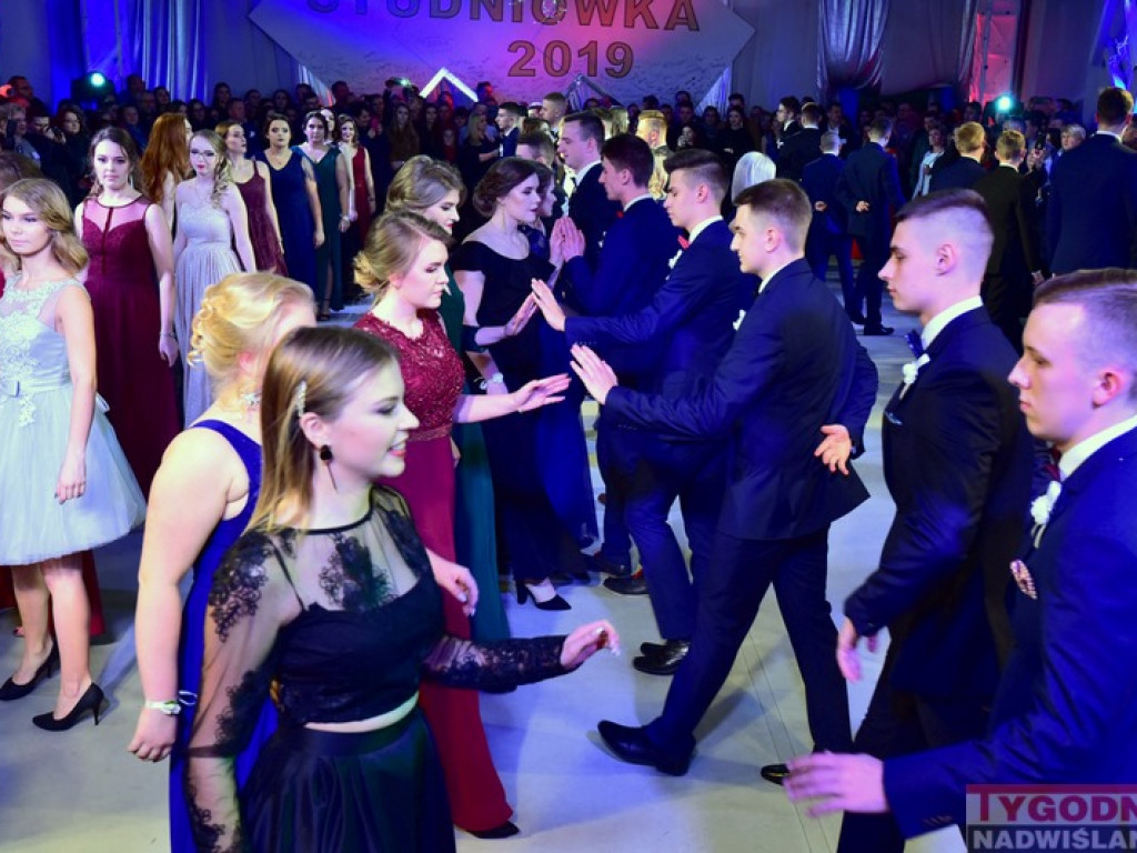 Studniówka LO im. M. Kopernika w Tarnobrzegu [zdjęcia]