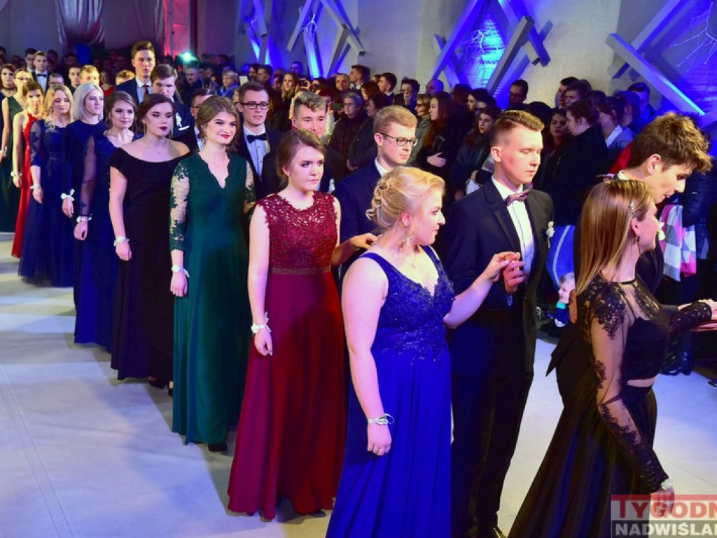 Studniówka LO im. M. Kopernika w Tarnobrzegu [zdjęcia]