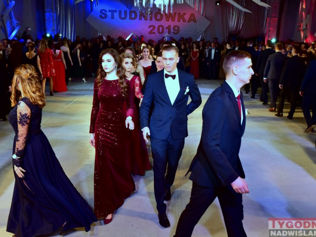 Studniówka LO im. M. Kopernika w Tarnobrzegu [zdjęcia]
