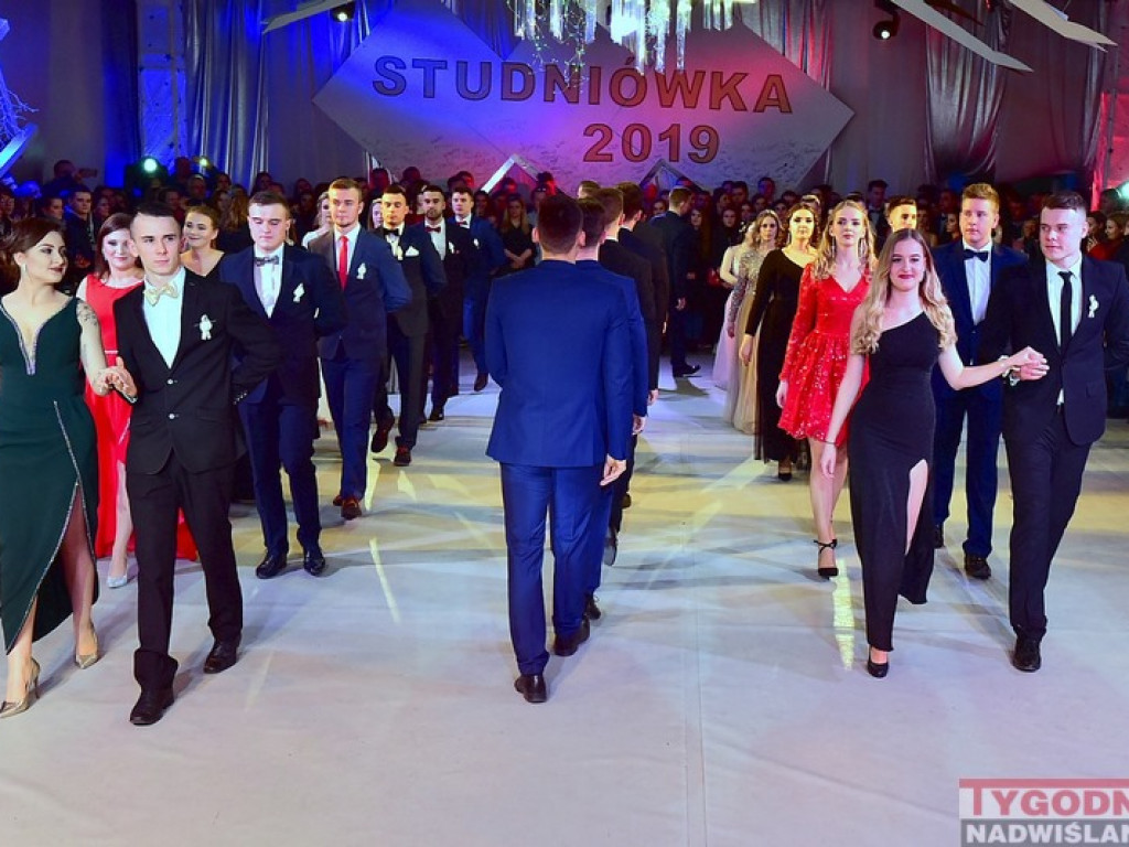 Studniówka LO im. M. Kopernika w Tarnobrzegu [zdjęcia]