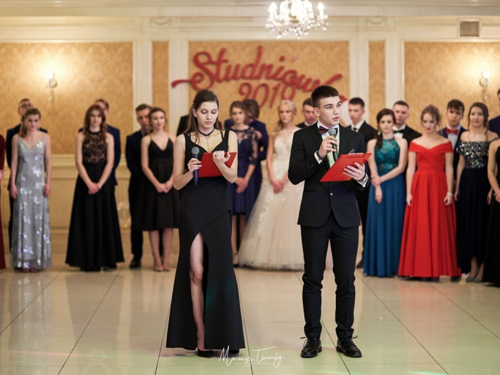 Studniówka Społecznego LO im. Małego Księcia  w Tarnobrzegu [zdjęcia]