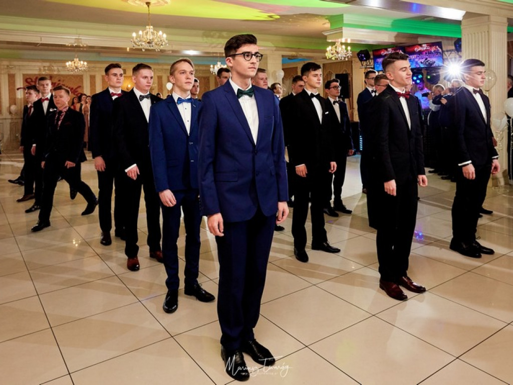 Studniówka Społecznego LO im. Małego Księcia  w Tarnobrzegu [zdjęcia]