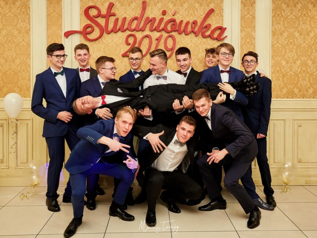 Studniówka Społecznego LO im. Małego Księcia  w Tarnobrzegu [zdjęcia]