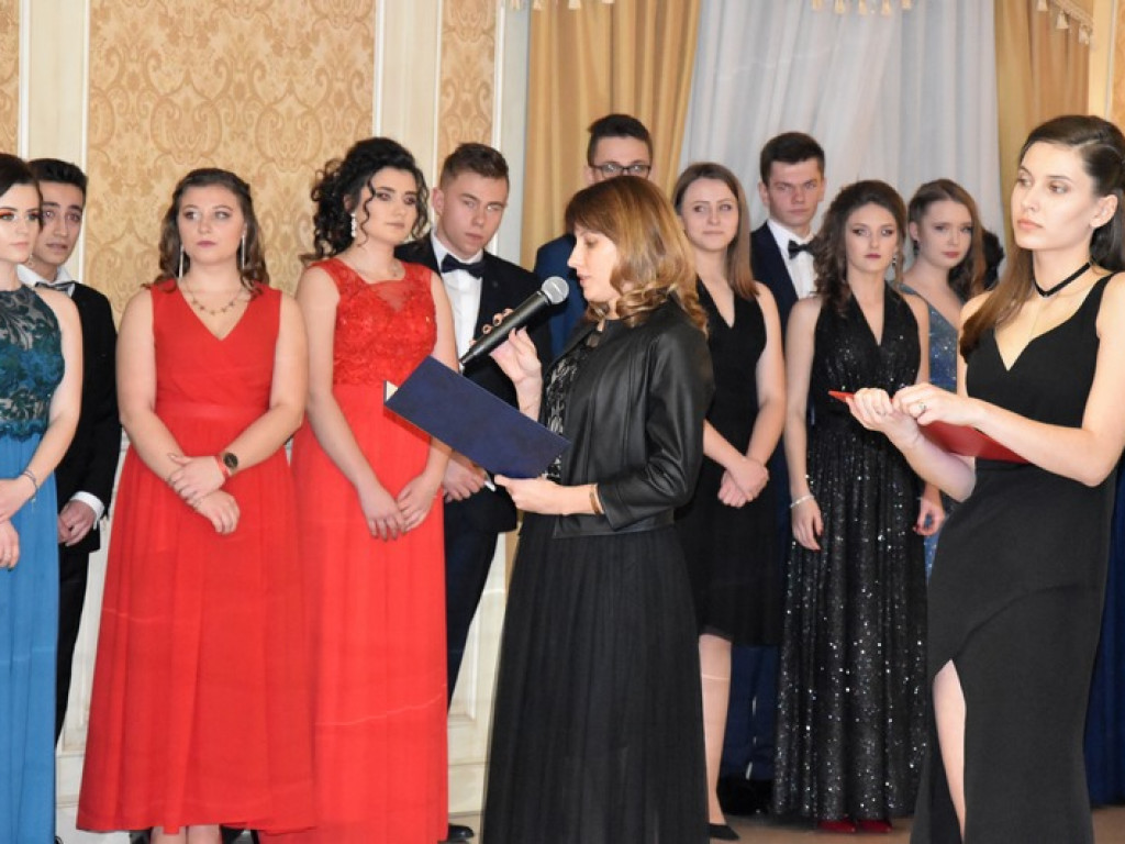 Studniówka Społecznego LO im. Małego Księcia  w Tarnobrzegu [zdjęcia]