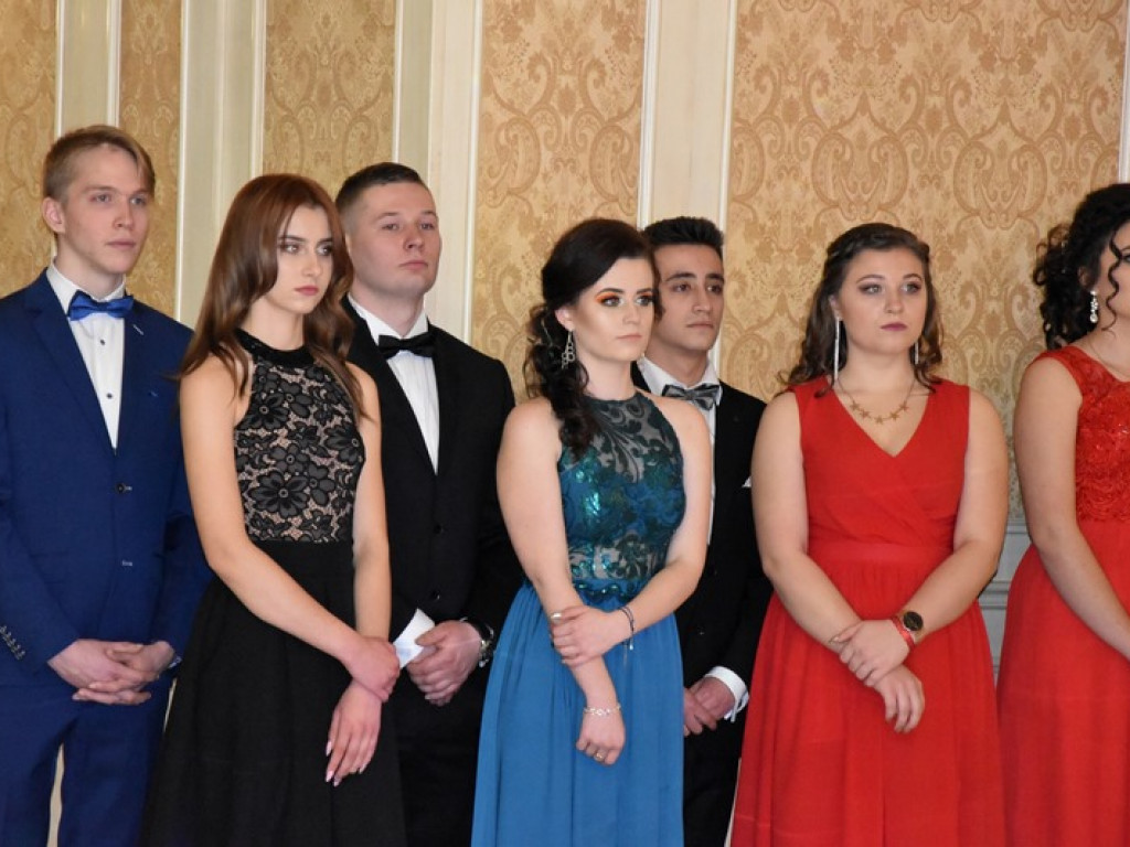 Studniówka Społecznego LO im. Małego Księcia  w Tarnobrzegu [zdjęcia]