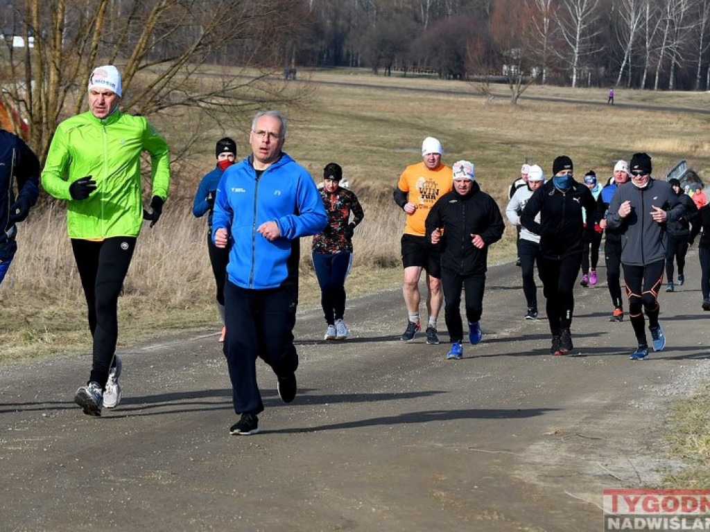 Bieg zimowy nad Jeziorem Tarnobrzeskim [zdjęcia]