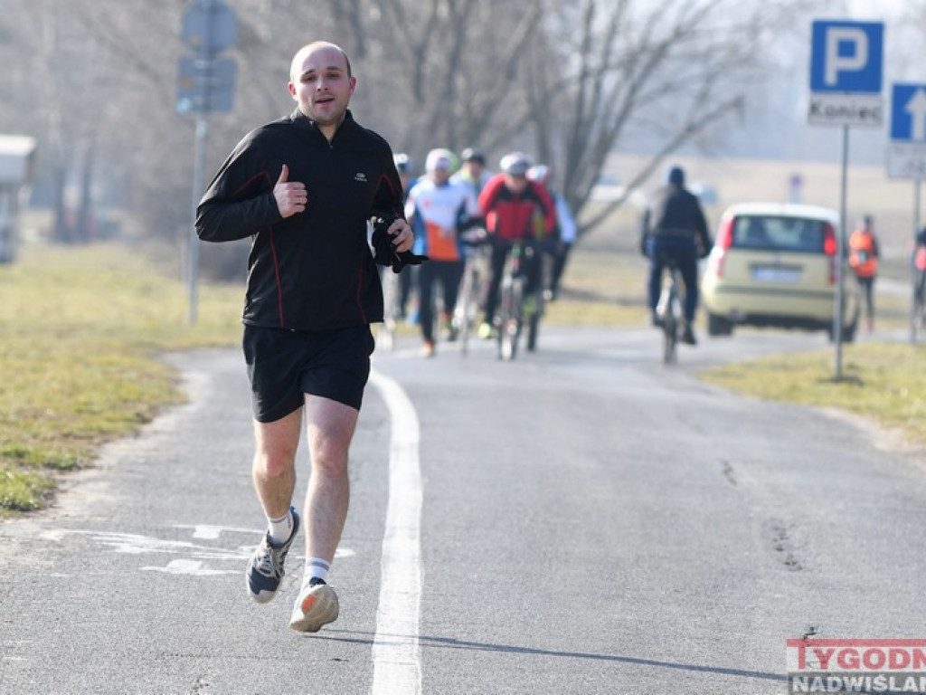 Bieg zimowy nad Jeziorem Tarnobrzeskim [zdjęcia]