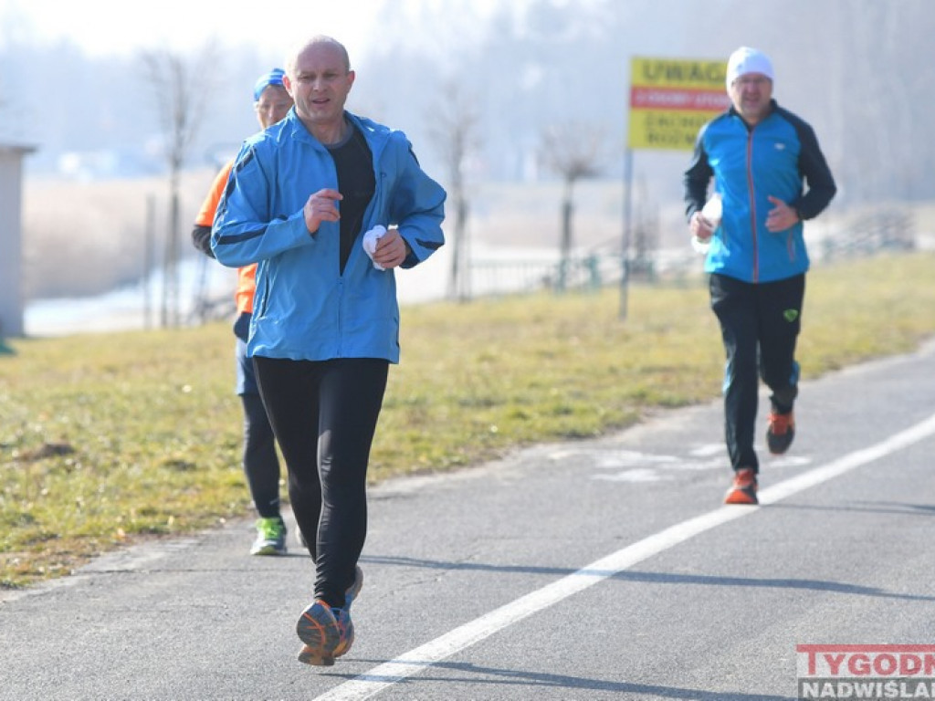 Bieg zimowy nad Jeziorem Tarnobrzeskim [zdjęcia]