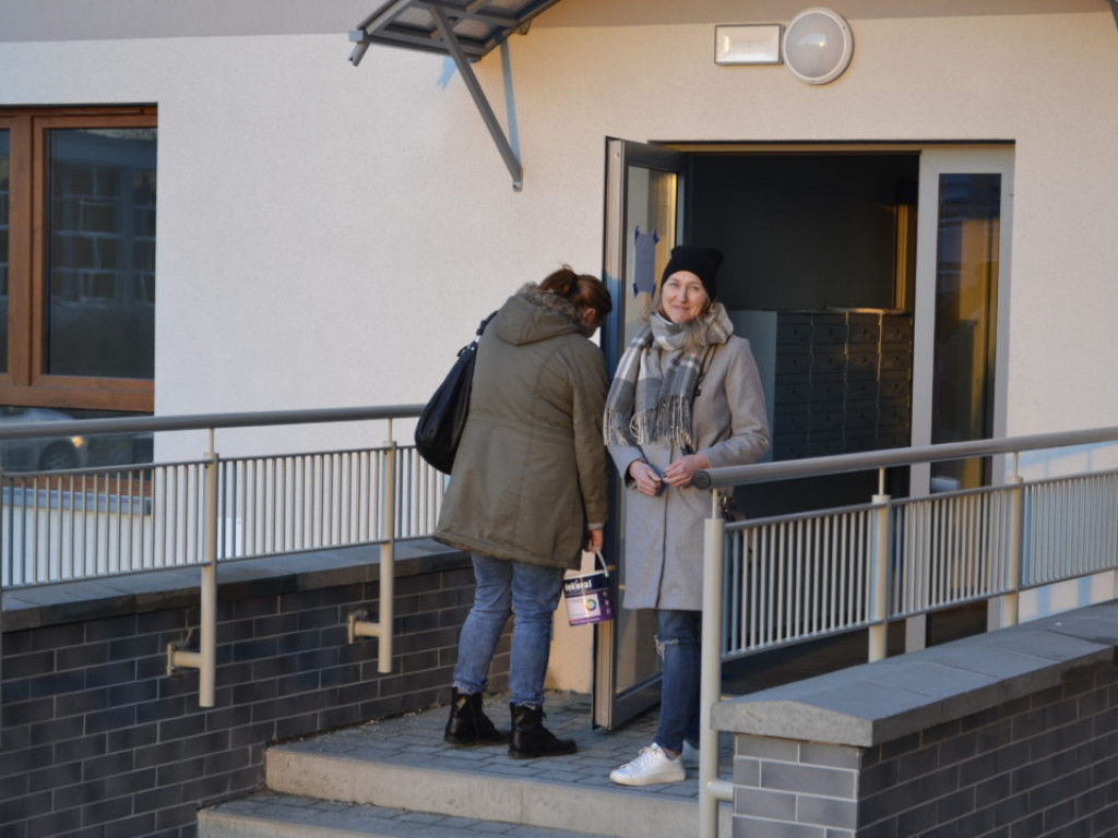 Wreszcie na swoim. Lokatorzy kłopotliwego bloku TTBS odebrali klucze do mieszkań [zdjęcia]