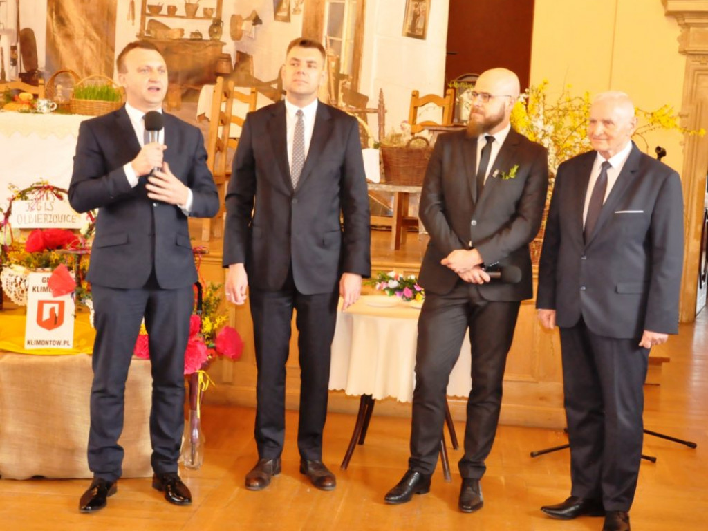 Kosze, palmy i świąteczne potrawy na Śniadaniu Wielkanocnym w zamku