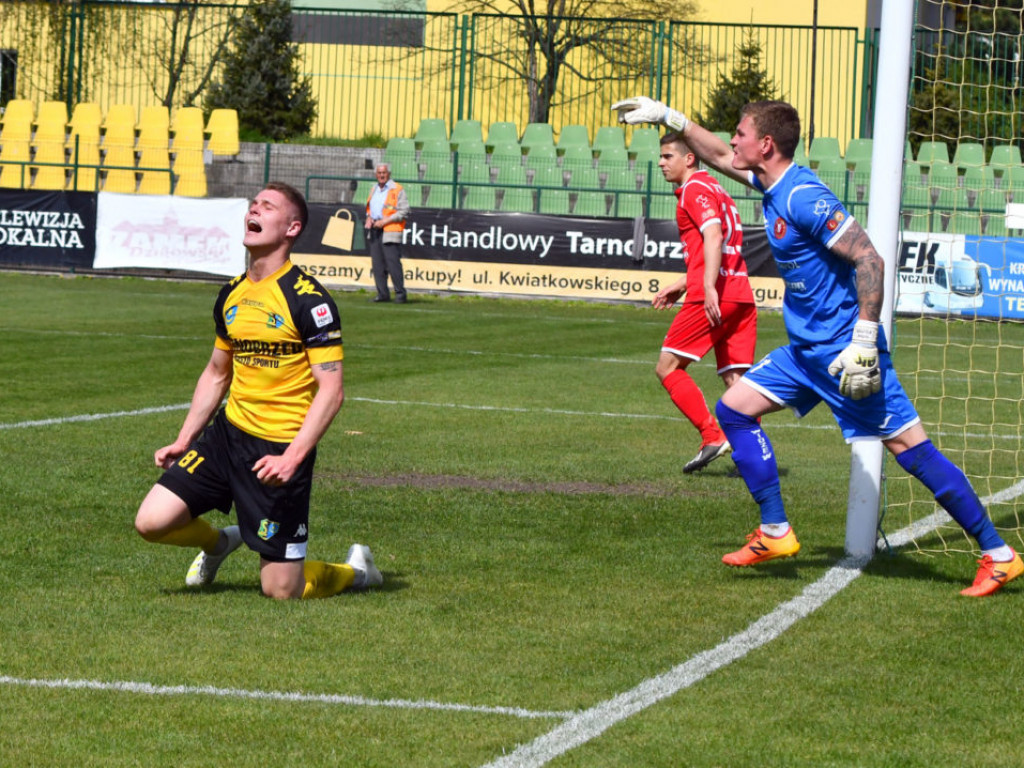 Siarka zremisowała z Widzewem [Zdjęcia]