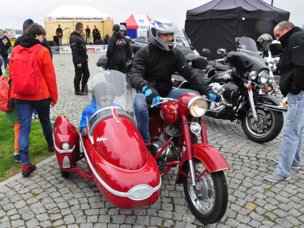 Motocyklowa niedziela w Sandomierzu [zdjęcia]