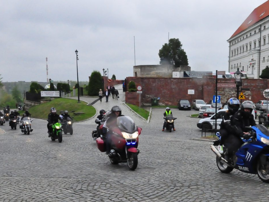 Motocyklowa niedziela w Sandomierzu [zdjęcia]