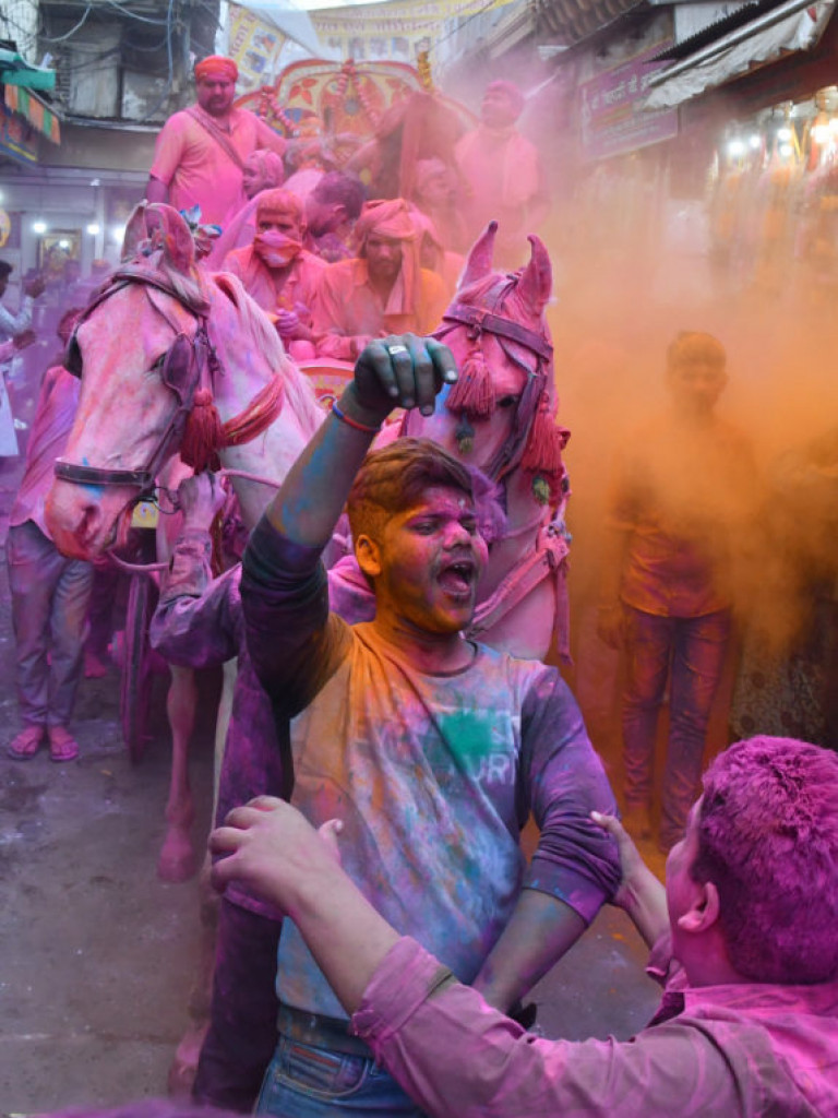 Hinduskie święto holi w obiektywie Bogdana Myśliwca [Zdjęcia]