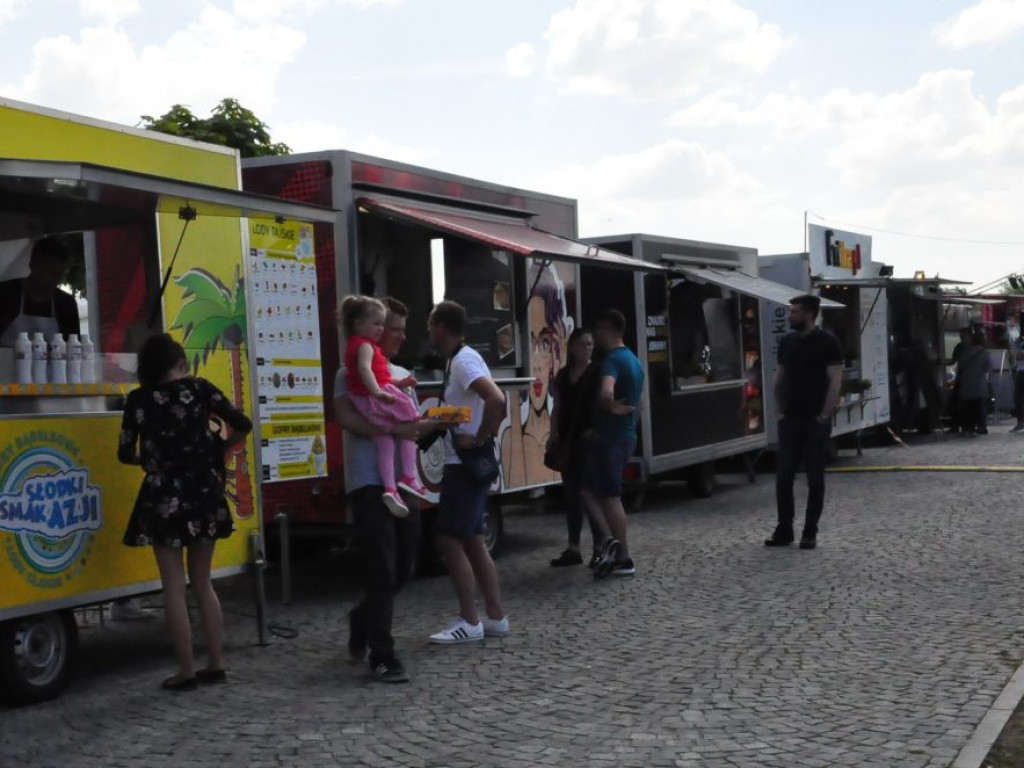 Festiwal kuchni z całego świata, czyli zlot food trucków w Sandomierzu [Zdjęcia]
