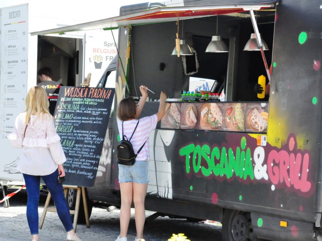 Festiwal kuchni z całego świata, czyli zlot food trucków w Sandomierzu [Zdjęcia]