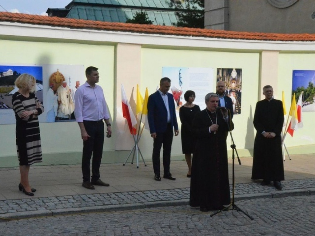 Noc wśród eksponatów [Zdjęcia]