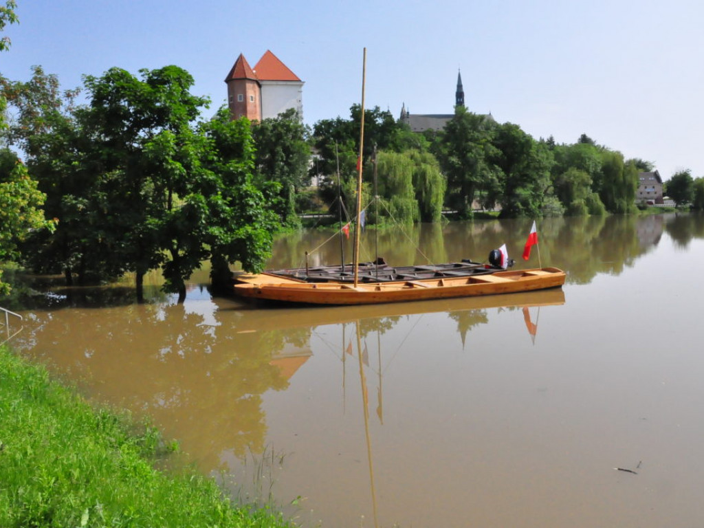Fala kulminacyjna przechodzi przez Sandomierz [Zdjęcia]