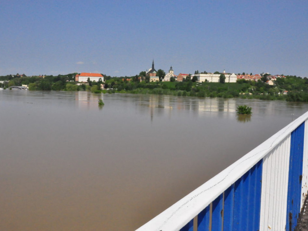 Fala kulminacyjna przechodzi przez Sandomierz [Zdjęcia]