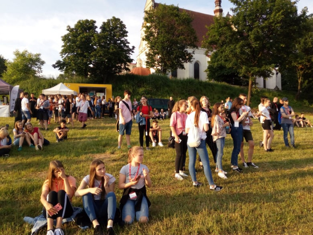 W Klimontowie rozpoczęło się Diecezjalne Spotkanie Młodych ( dużo zdjęć)