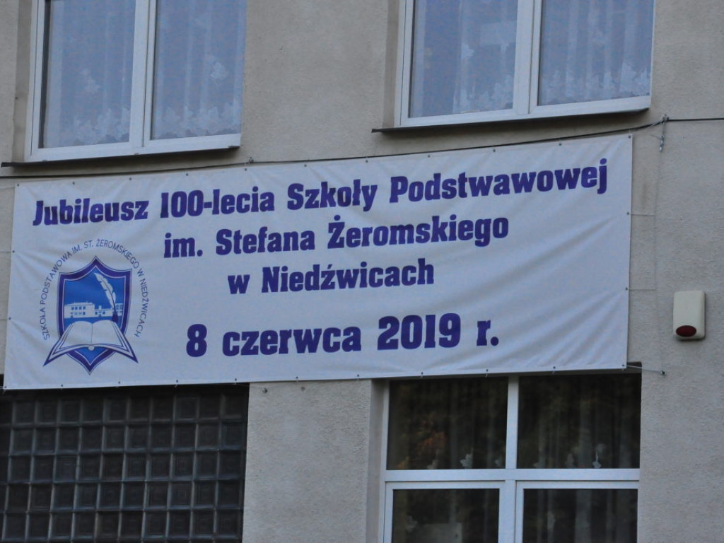 Setne urodziny szkoły w Niedźwicach [zdjęcia]