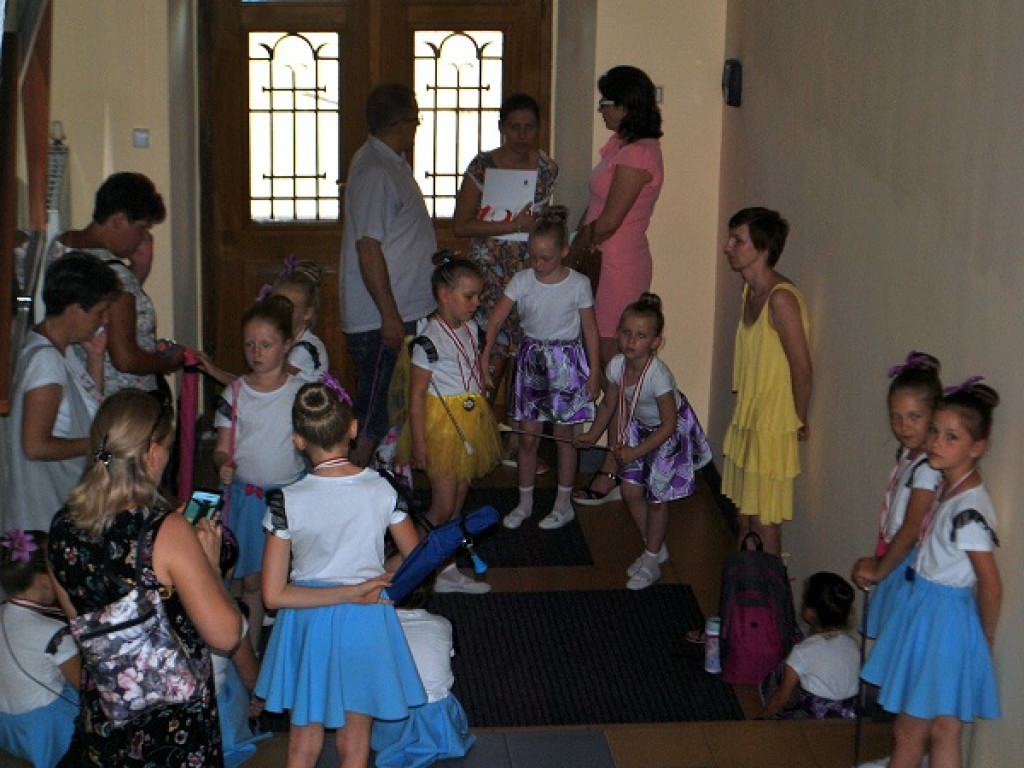 Mażoretki podbiły magistrat (zdjęcia)