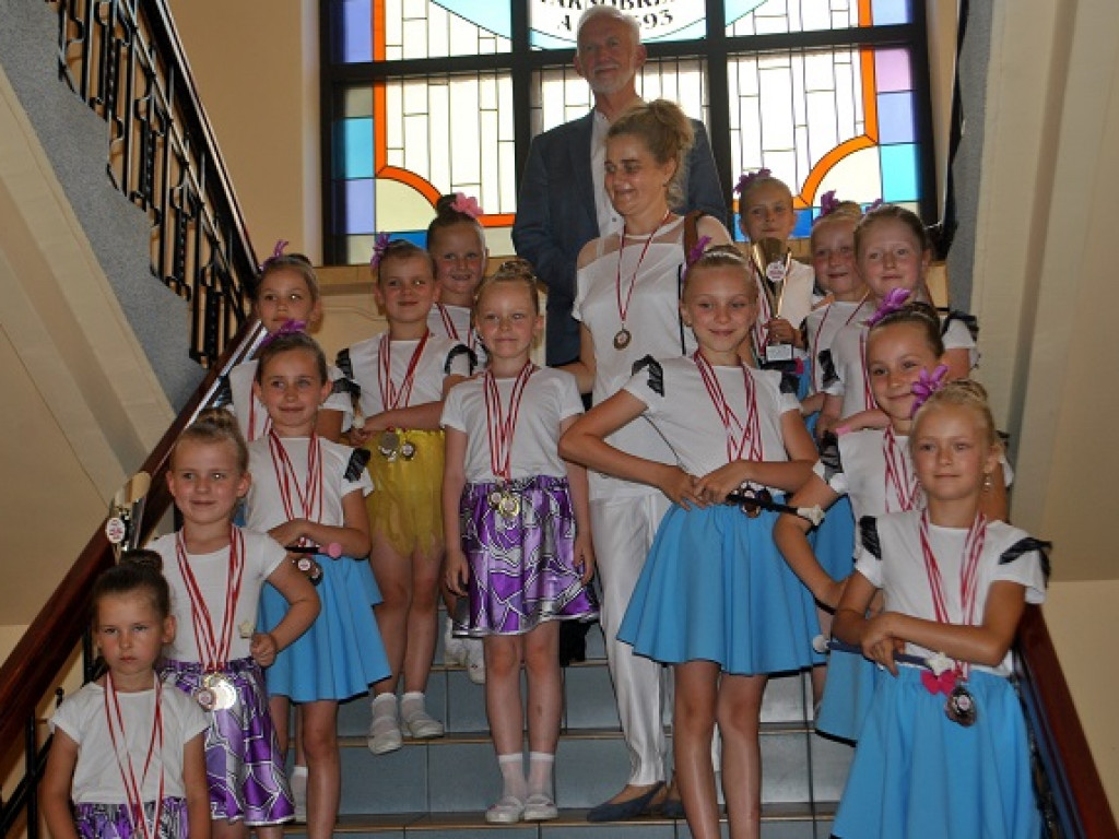 Mażoretki podbiły magistrat (zdjęcia)