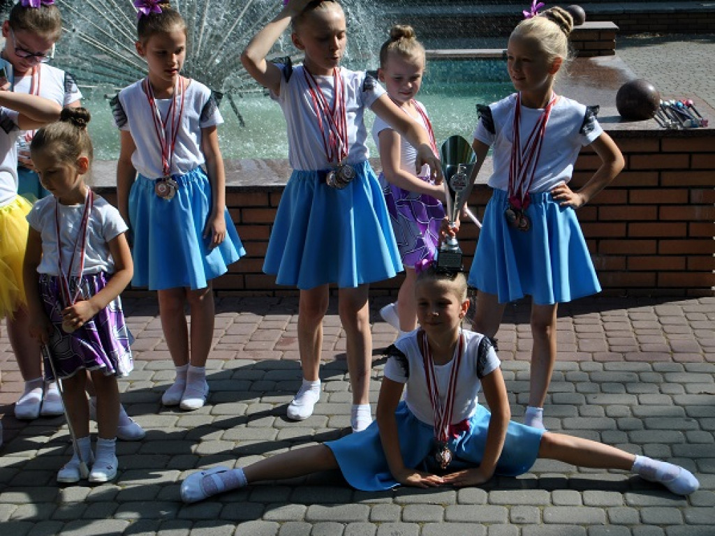 Mażoretki podbiły magistrat (zdjęcia)