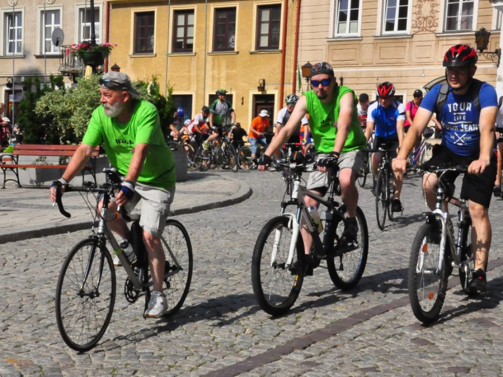 Na rowerze z biskupem. Z Sandomierza do Baranowa [zdjęcia]