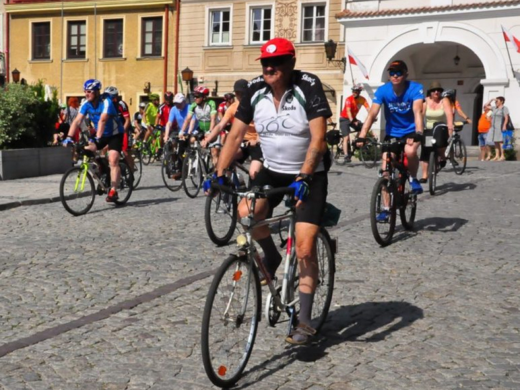 Na rowerze z biskupem. Z Sandomierza do Baranowa [zdjęcia]