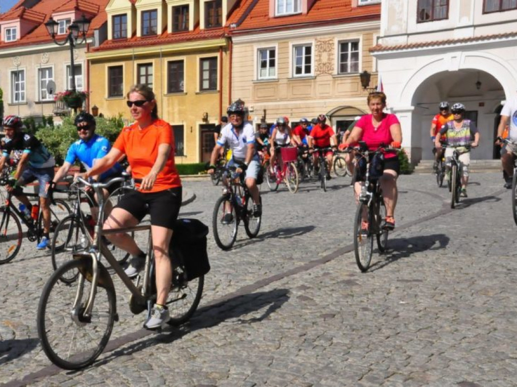 Na rowerze z biskupem. Z Sandomierza do Baranowa [zdjęcia]