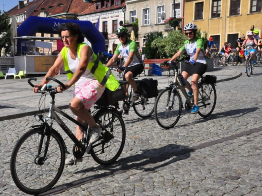 Na rowerze z biskupem. Z Sandomierza do Baranowa [zdjęcia]