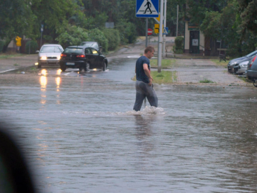 Skutki ulewy, która przeszła nad Tarnobrzegiem [nowe zdjęcia]