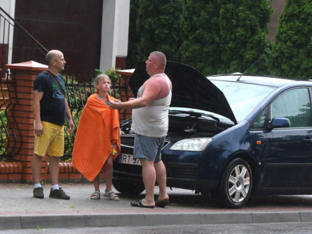 Skutki ulewy, która przeszła nad Tarnobrzegiem [nowe zdjęcia]