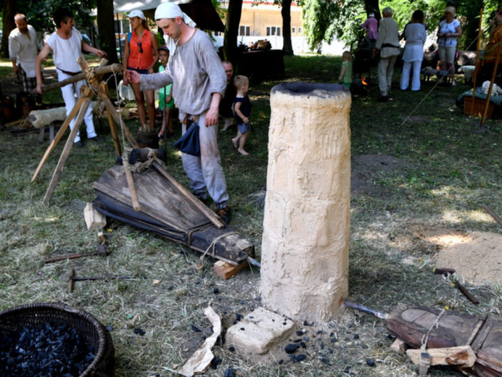 Piknik Archeologiczny w Parku Dzikowskim (zdjęcia)