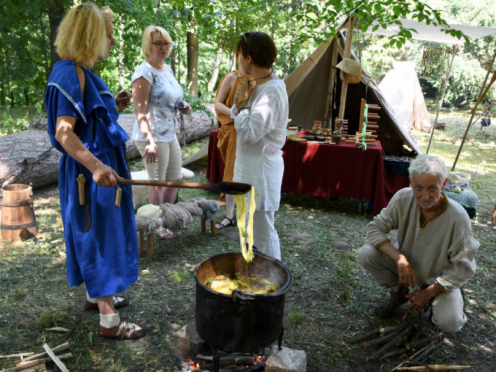 Piknik Archeologiczny w Parku Dzikowskim (zdjęcia)