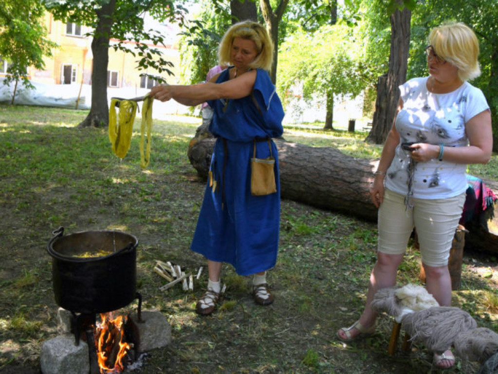 Piknik Archeologiczny w Parku Dzikowskim (zdjęcia)