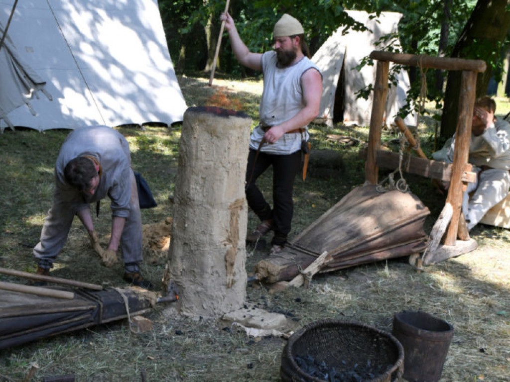 Piknik Archeologiczny w Parku Dzikowskim (zdjęcia)