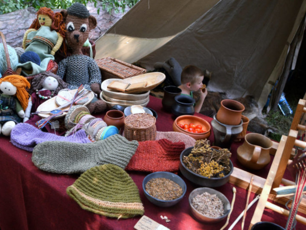 Piknik Archeologiczny w Parku Dzikowskim (zdjęcia)