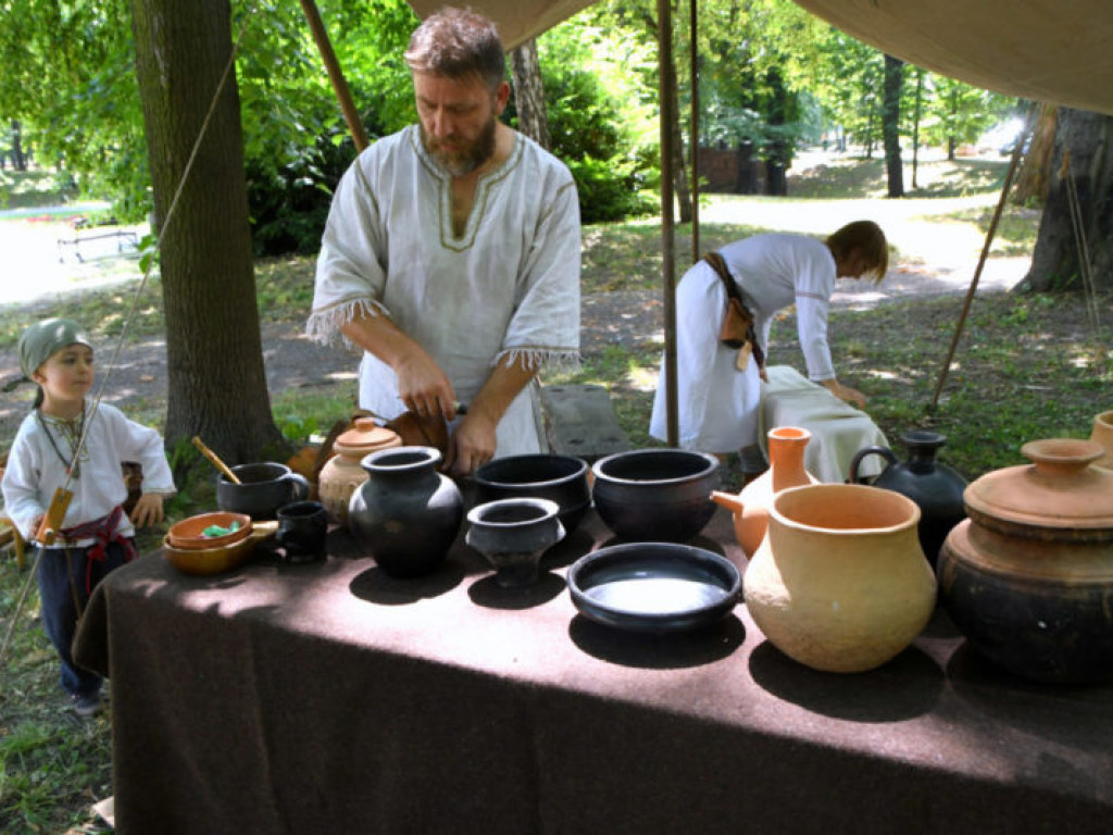 Piknik Archeologiczny w Parku Dzikowskim (zdjęcia)
