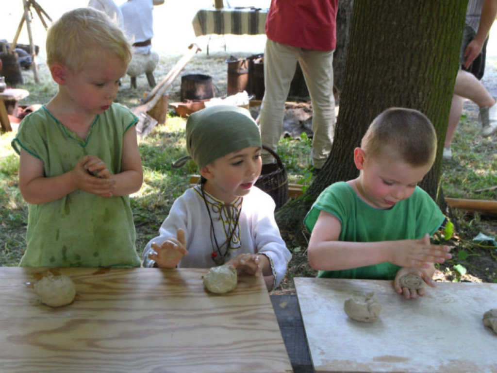 Piknik Archeologiczny w Parku Dzikowskim (zdjęcia)