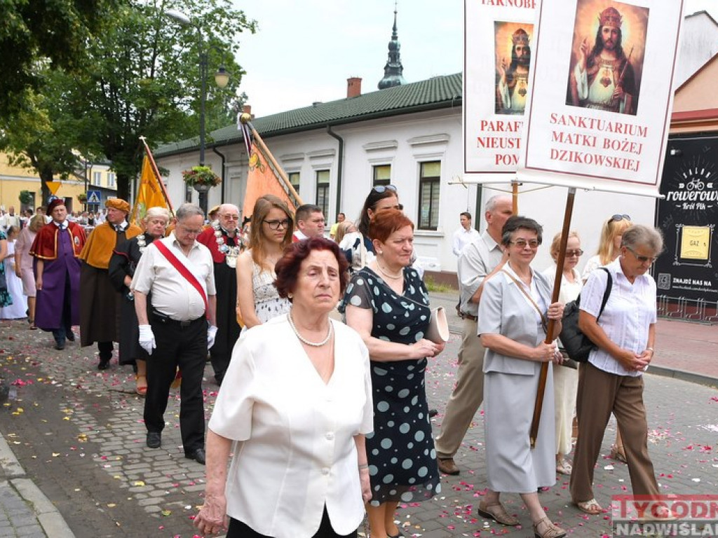 Procesja Bożego Ciała w Tarnobrzegu [zdjęcia]