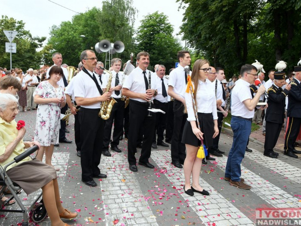 Procesja Bożego Ciała w Tarnobrzegu [zdjęcia]