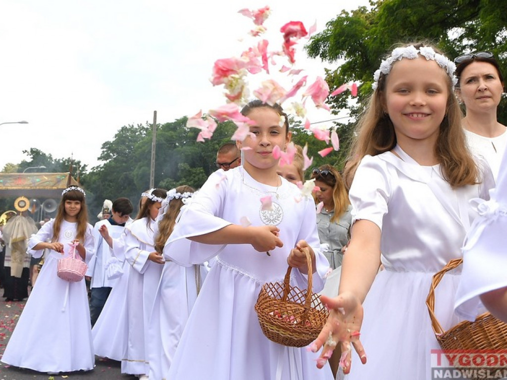 Procesja Bożego Ciała w Tarnobrzegu [zdjęcia]
