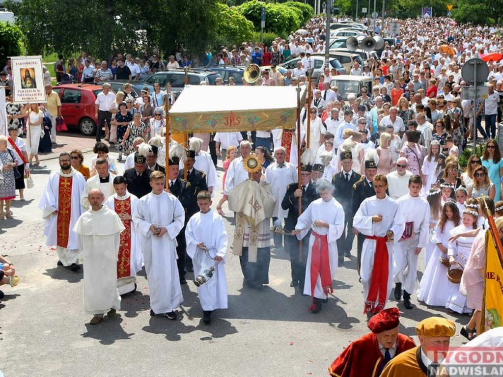 Procesja Bożego Ciała w Tarnobrzegu [zdjęcia]