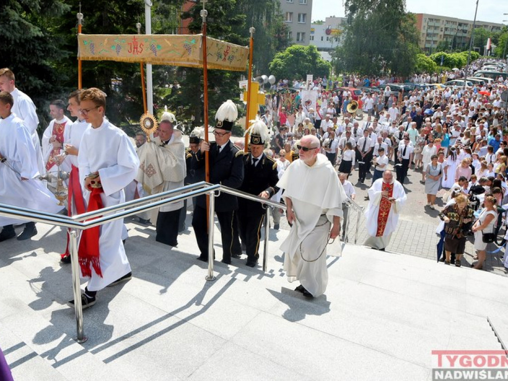 Procesja Bożego Ciała w Tarnobrzegu [zdjęcia]