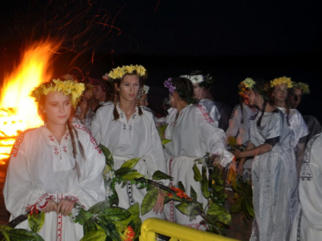 Bajkowy spektakl nad jeziorem [zdjęcia]