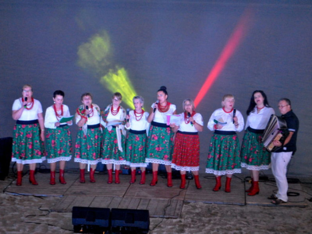Bajkowy spektakl nad jeziorem [zdjęcia]