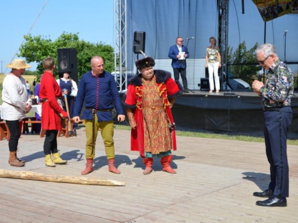 Andrzej Seweryn odebrał Kryształowe Berło. Piknik Rycerski w Ossolinie [zdjęcia]