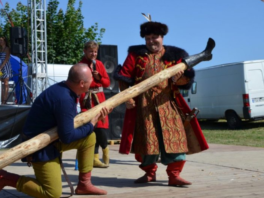Andrzej Seweryn odebrał Kryształowe Berło. Piknik Rycerski w Ossolinie [zdjęcia]